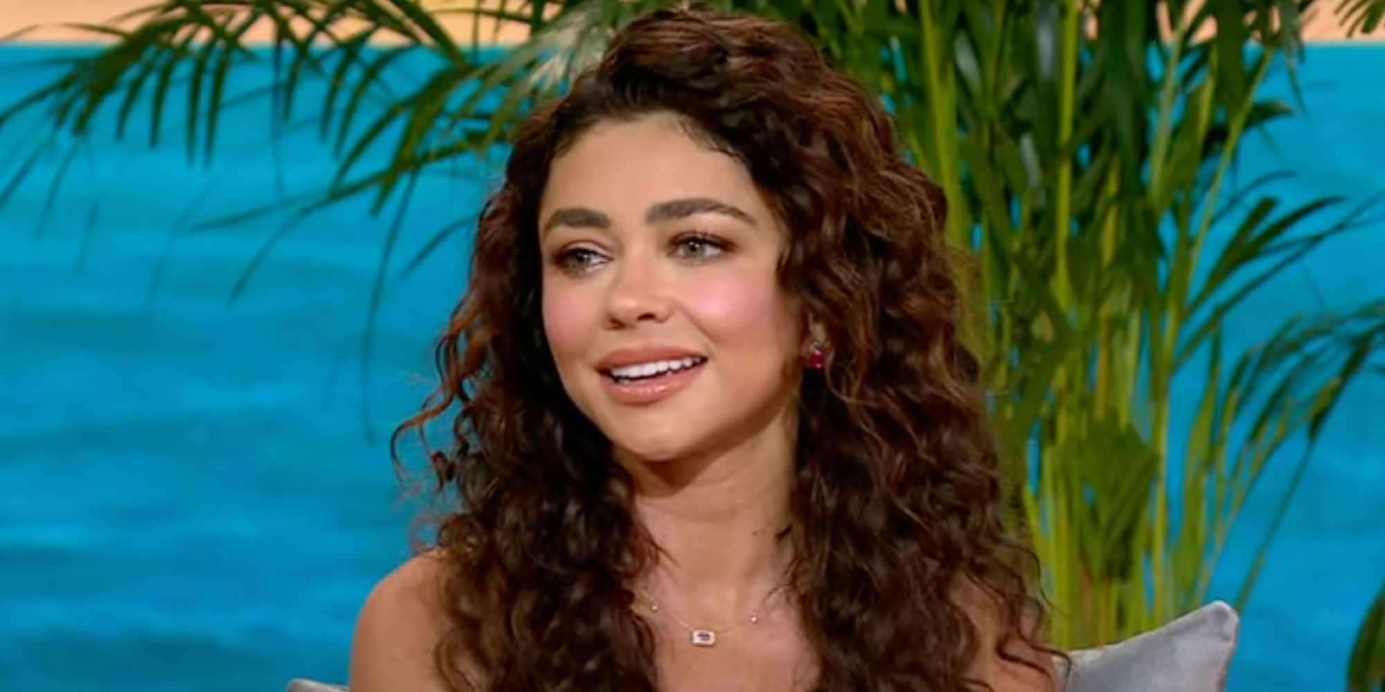 Sarah Hyland Reveals If Couples Can Really Find Love On Love Island