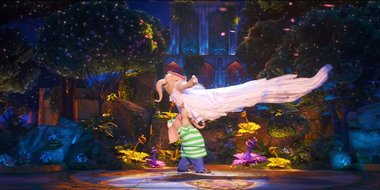 Meena and Alfonso sing &quot;I Say A Little Prayer&quot; in Sing 2.