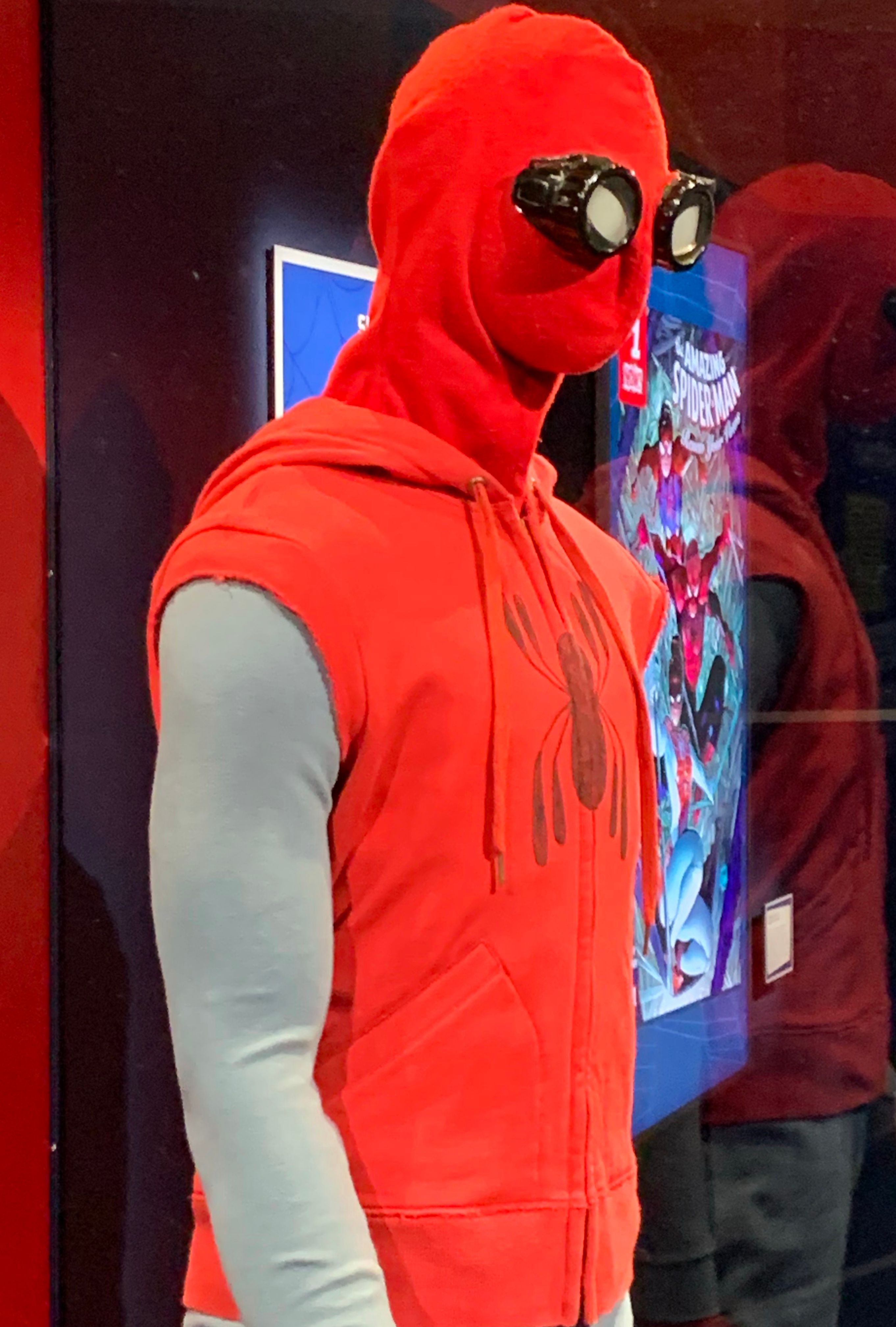 Spider-Man-Homecoming-DIY-Suit-Left-SDCC-Display-Museum