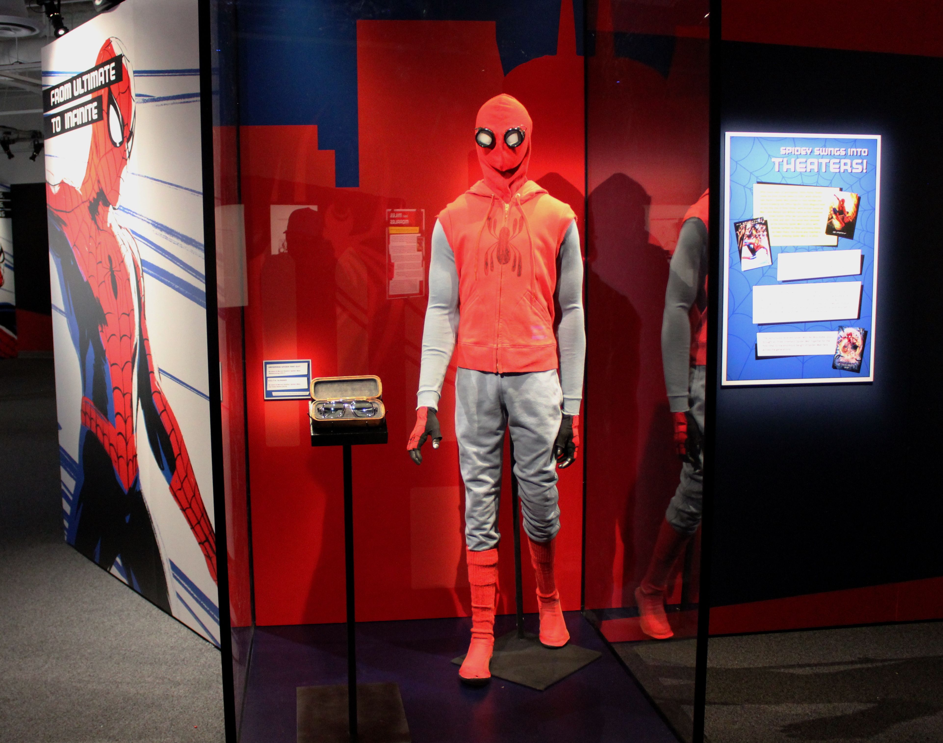 Spider-Man-Homemade-Suit-EDITH-Glassess-Display-SDCC-Comic-Con-Museum