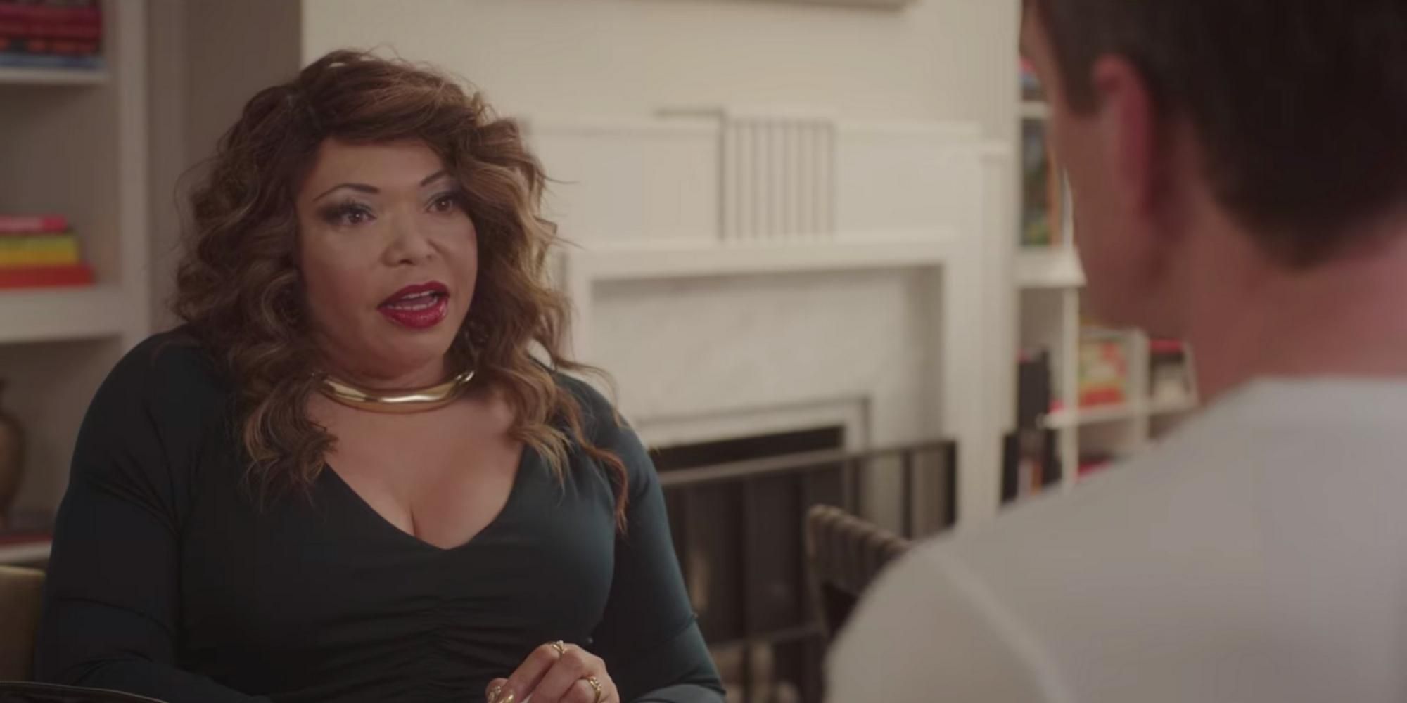 Tisha Campbell as Suzanne in Uncoupled