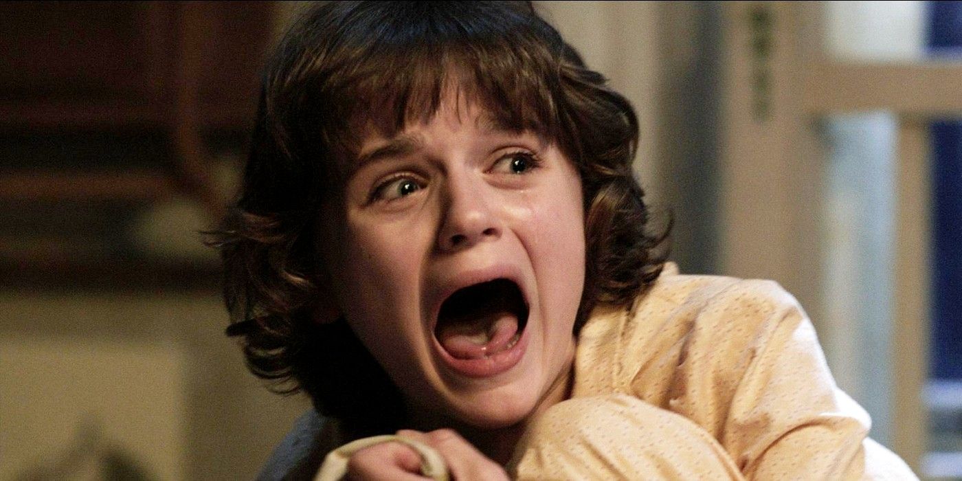 Young Joey King screaming in The Conjuring