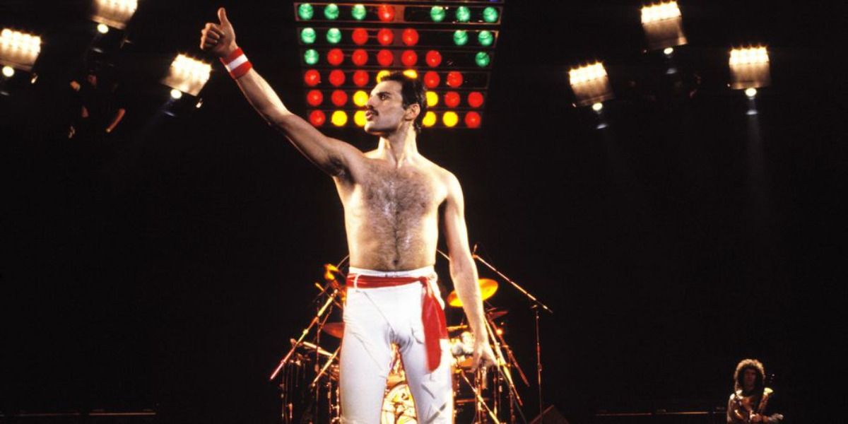 landscape-1482180610-hbz-freddie-mercury-1982-gettyimages-75509450-00-index