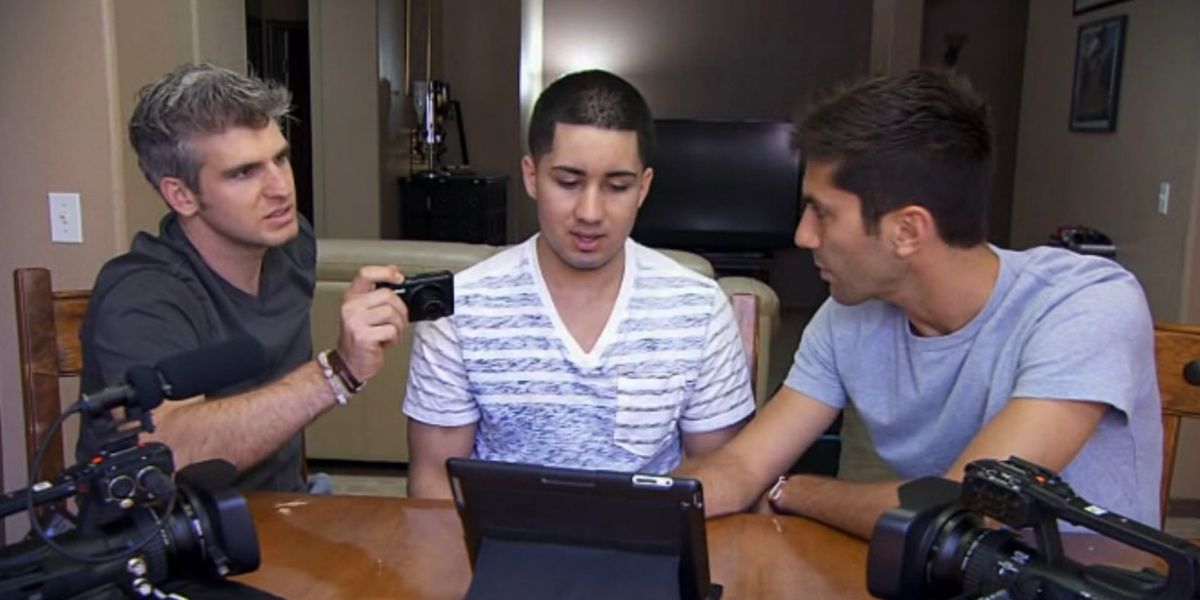Nev, Mx, and Ramon, look at the laptop