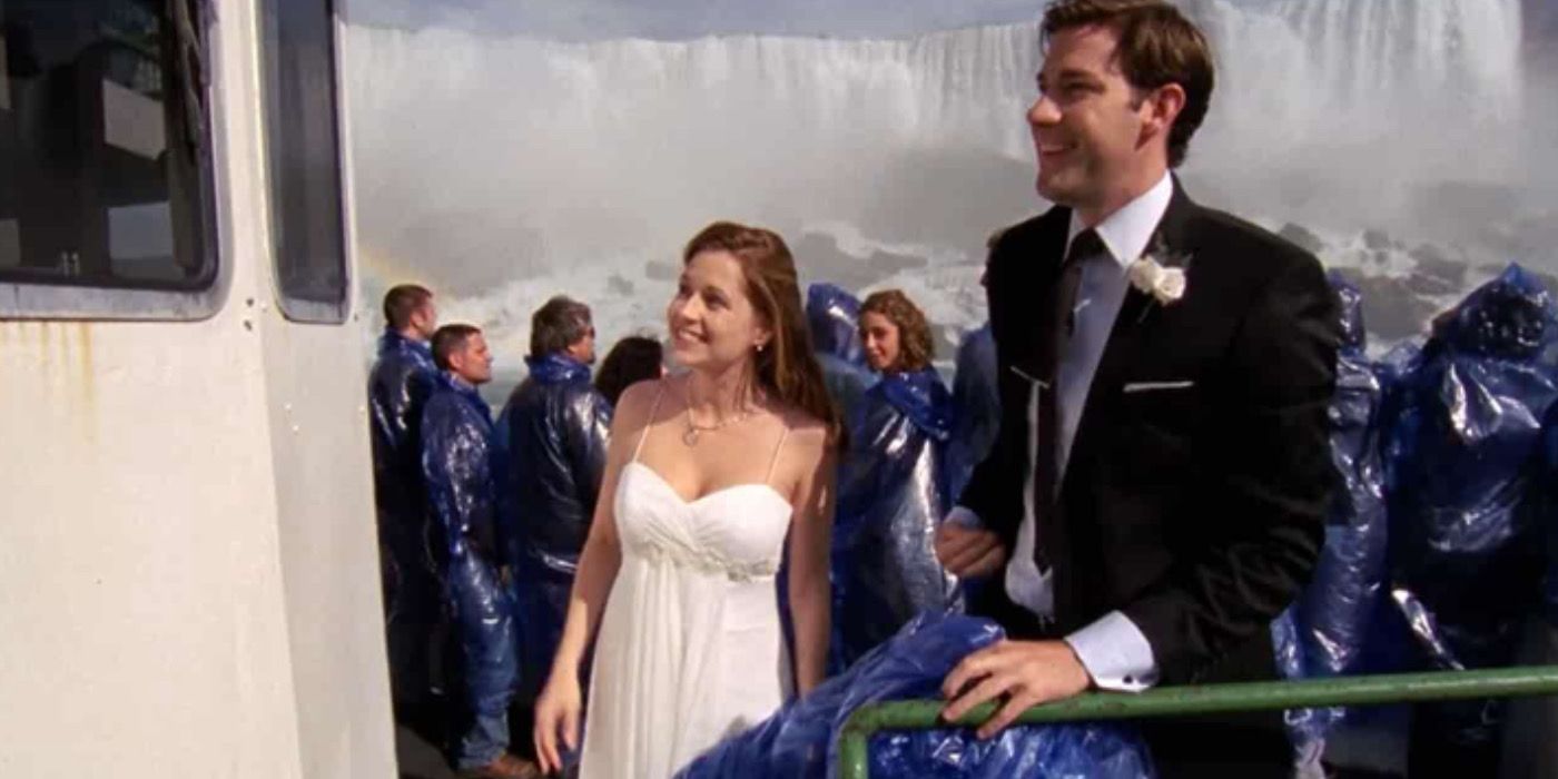 Jim & Pam get married on a boat in Niagara Falls