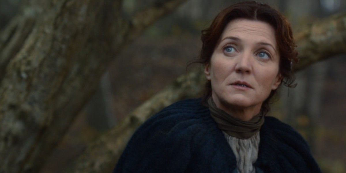 Catelyn Stark looking concerned in Game-of-Thrones