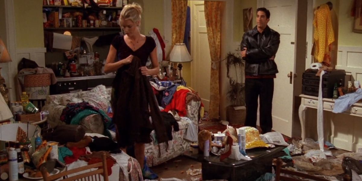 Ross no apartamento de Cheryl em Friends. 