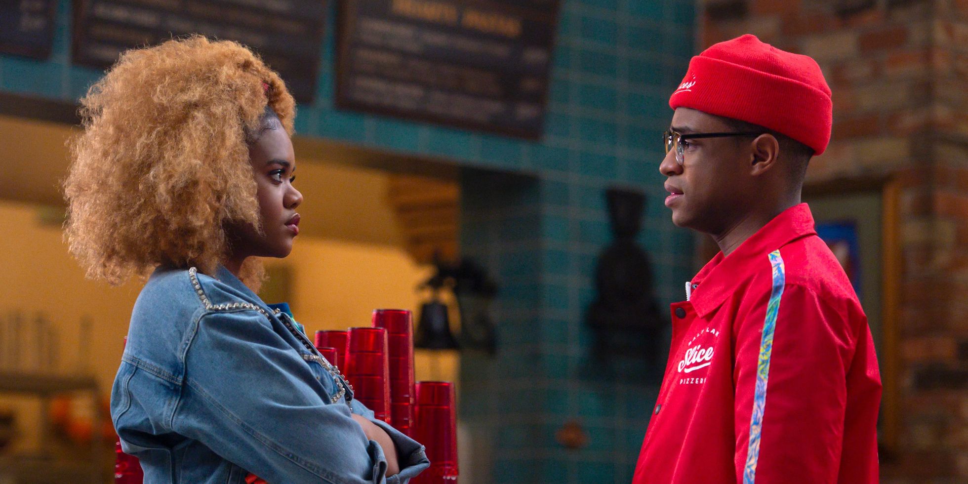 Courtney and Howie talk at the pizza place in High School Musical The Musical The Series Season 2