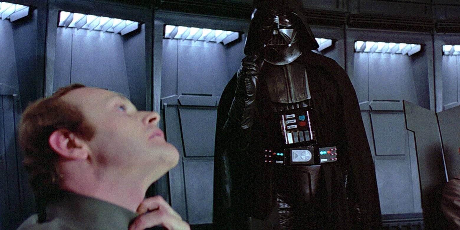 Darth Vader estrangula Almirante Motti em Star Wars