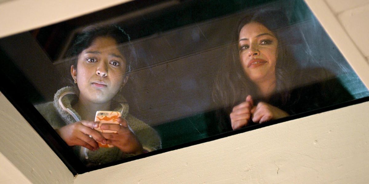 Devi and Kamala Spying On Nalini in  Never Have I Ever