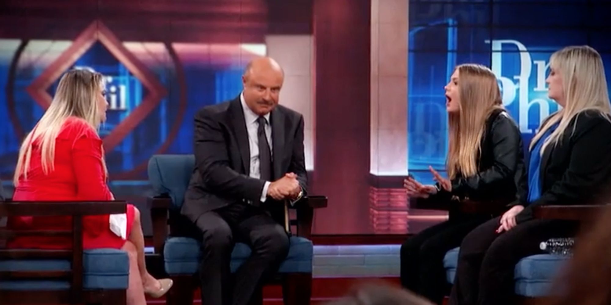 El Dr. Phil se sienta con sus invitados mientras se gritan unos a otros.