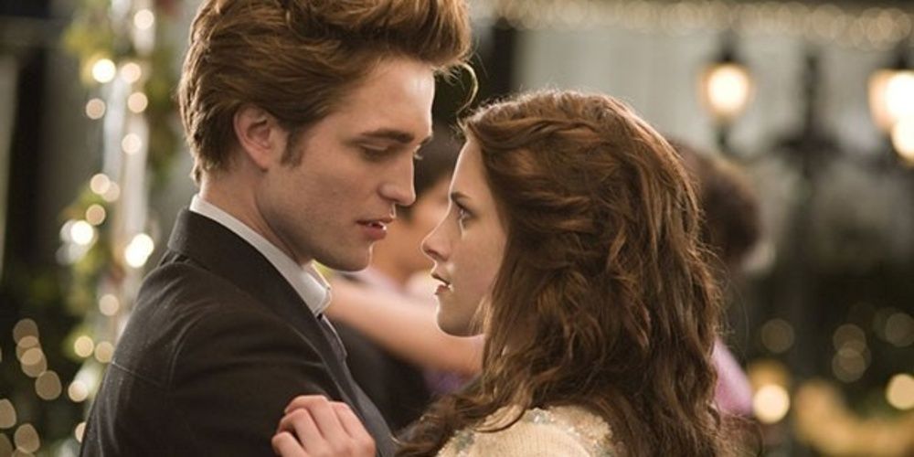 Edward e Bella dançando em Crepúsculo 