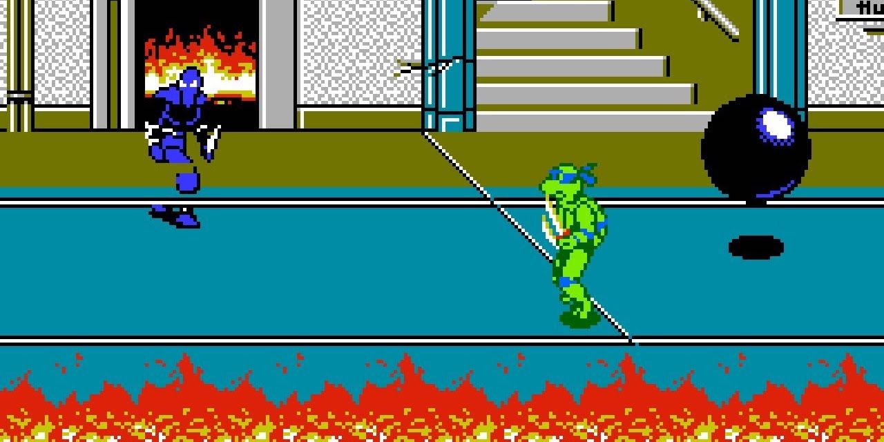 A ninja turtle prepares to fight a foot clan ninja from TMNT the Arcade Game 