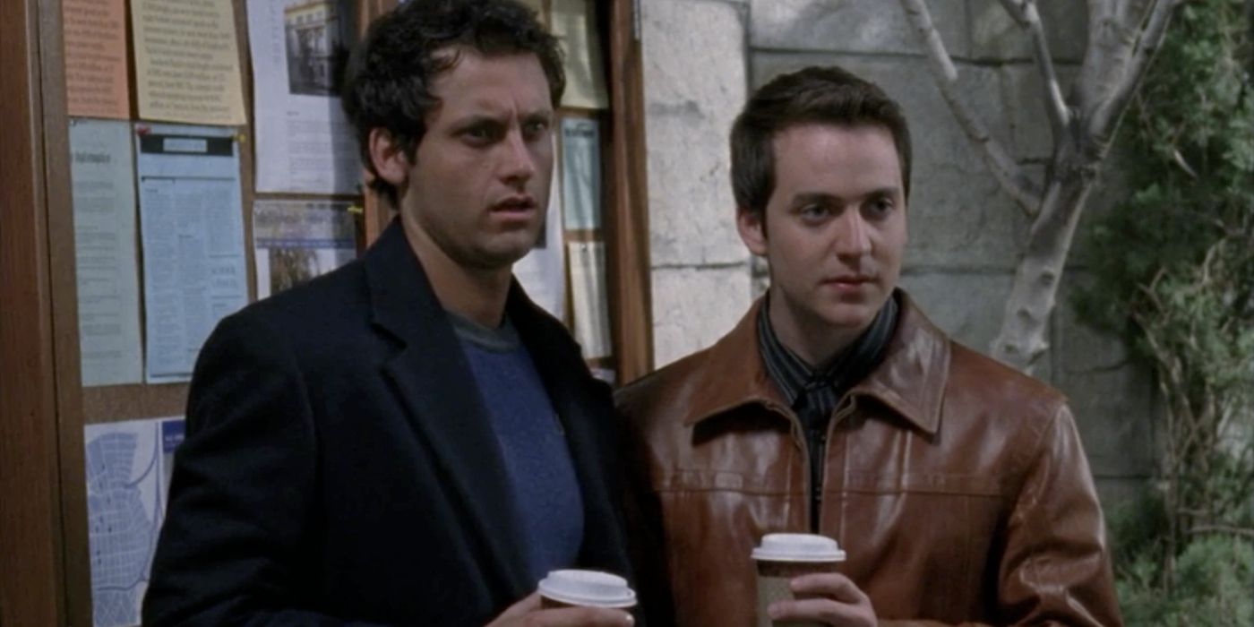 Finn e Colin segurando xícaras de café em Gilmore Girls