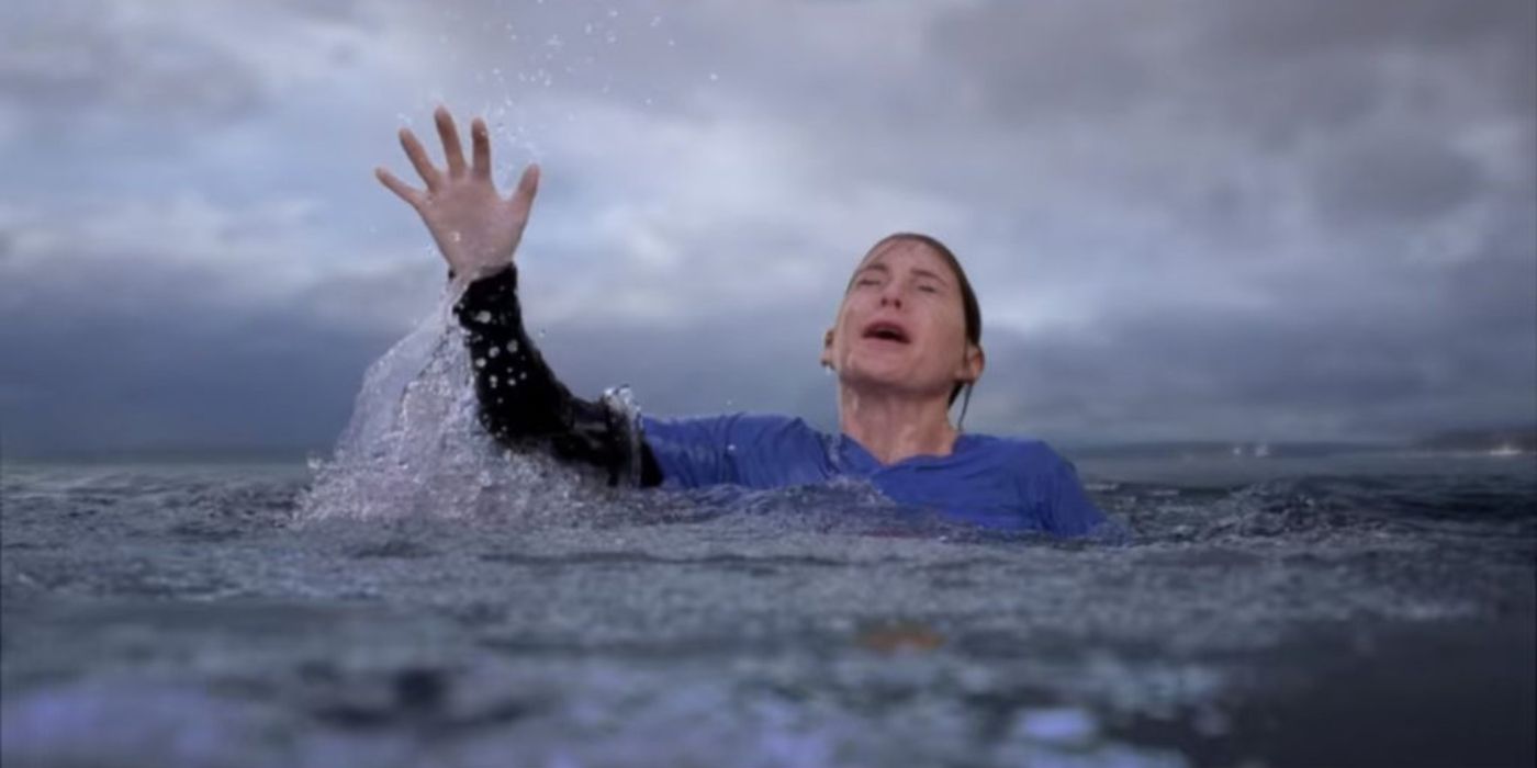Meredith almost drowning in the lake in Grey's Anatomy