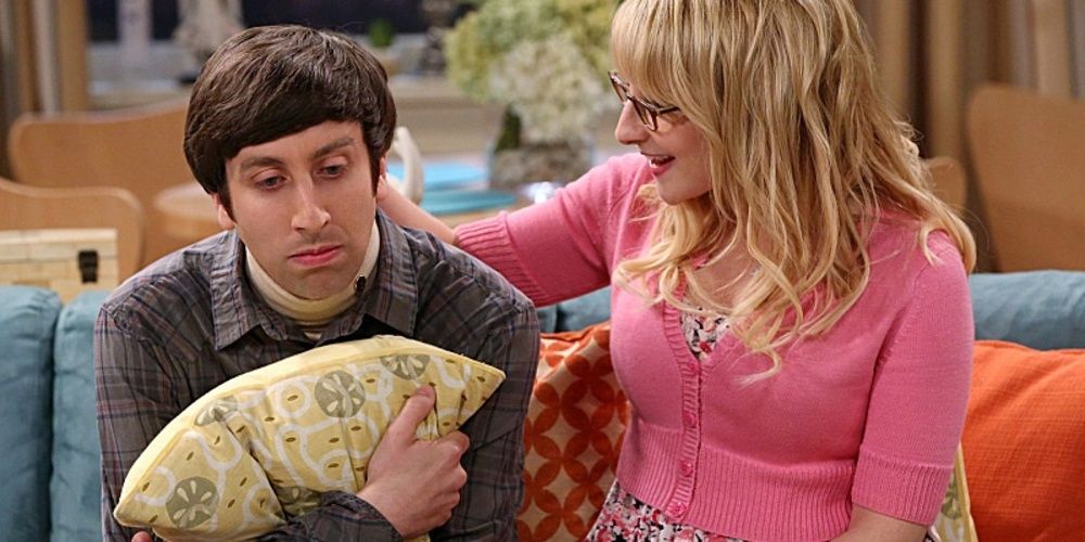 Howard sitting sadly with Bernadette in The Big Bang Theory