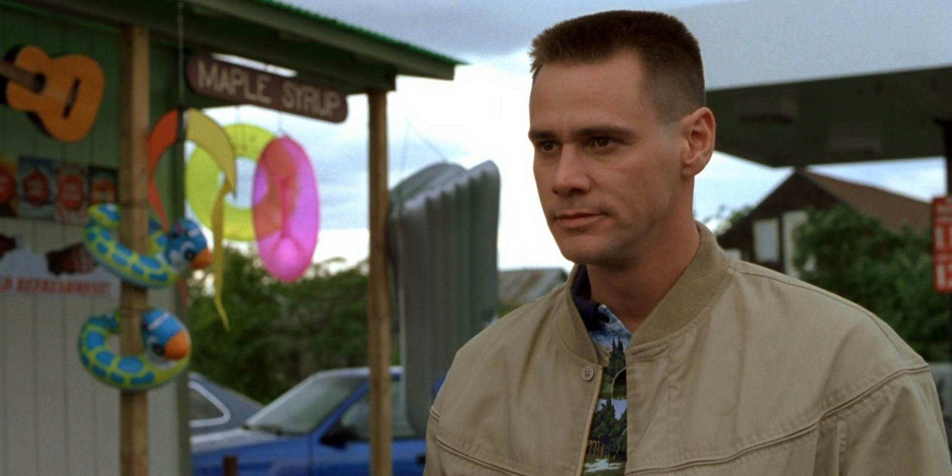 Jim Carrey at a gas station in Me Myself and Irene