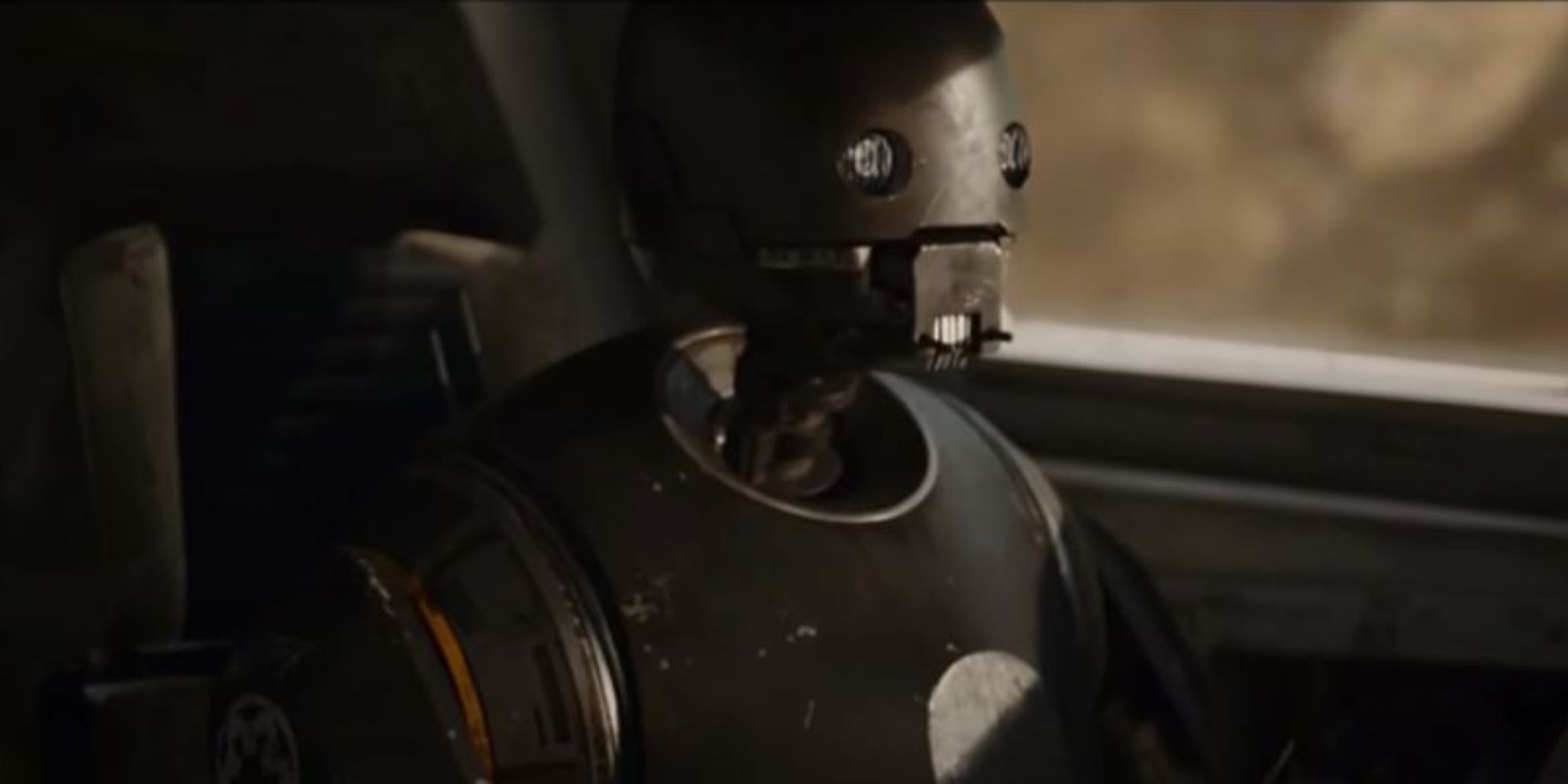 K-2SO waiting on the ship on Jedha in Rogue One