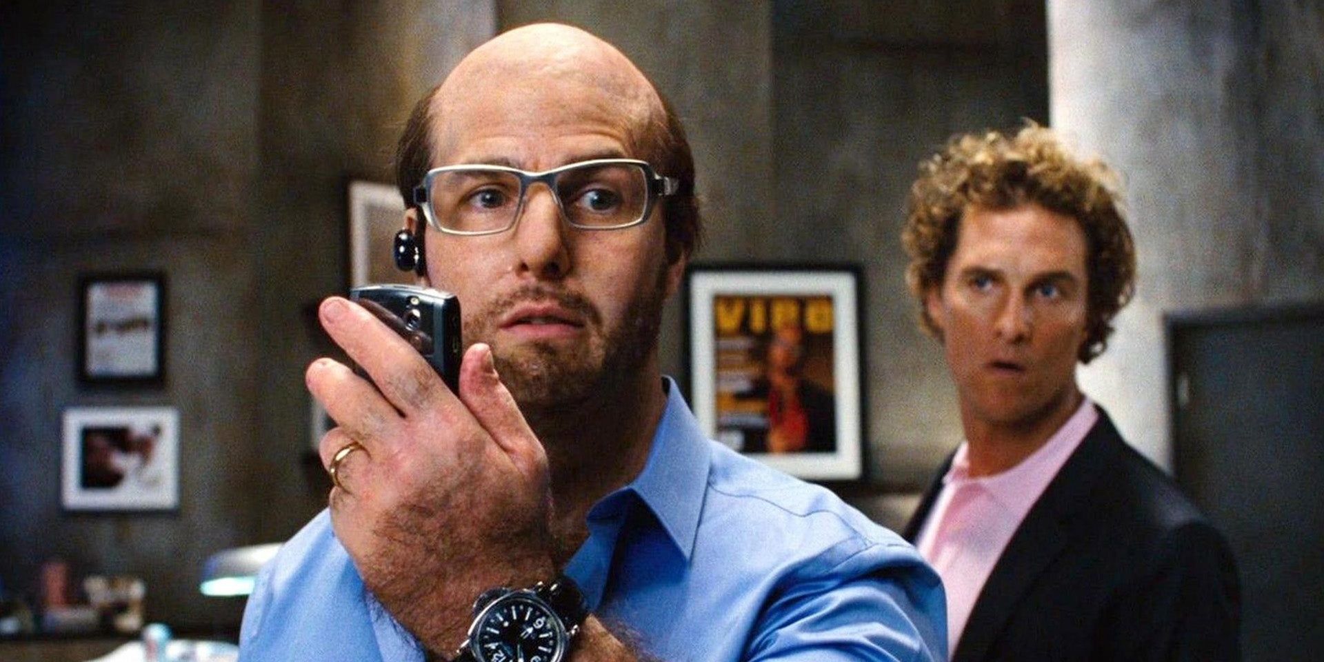 Les Grossman  talking on the phone in Tropic Thunder