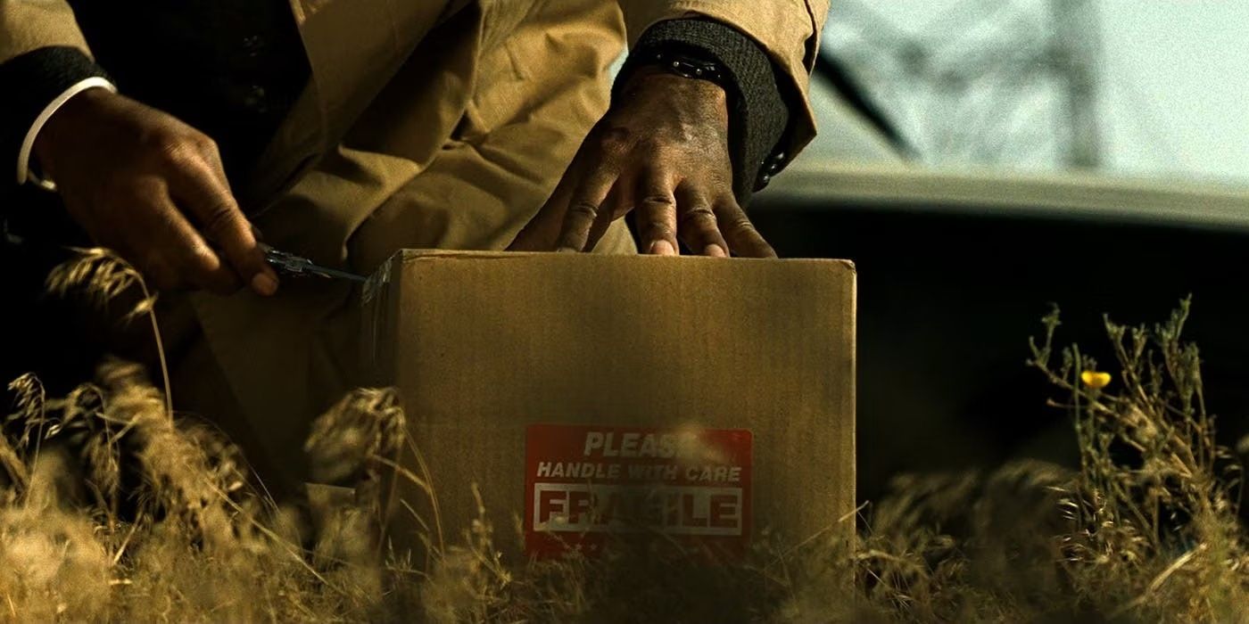 Morgan Freeman opens a package at the end of Se7en