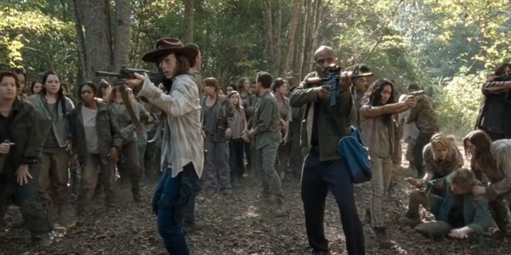 Moradores de Oceanside segurando armas em The Walking Dead 