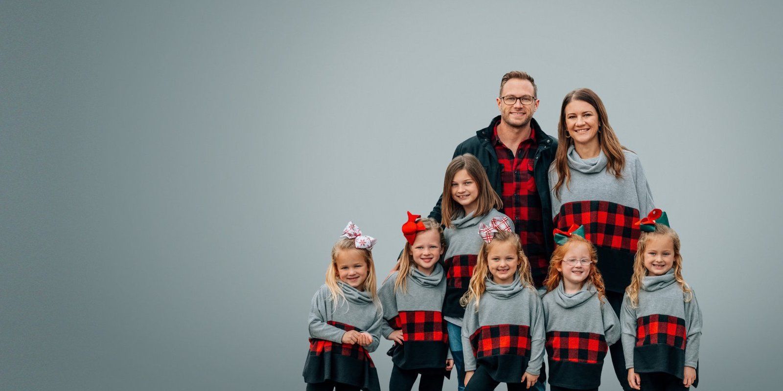 Outdaughtered cast wearing matching outfits