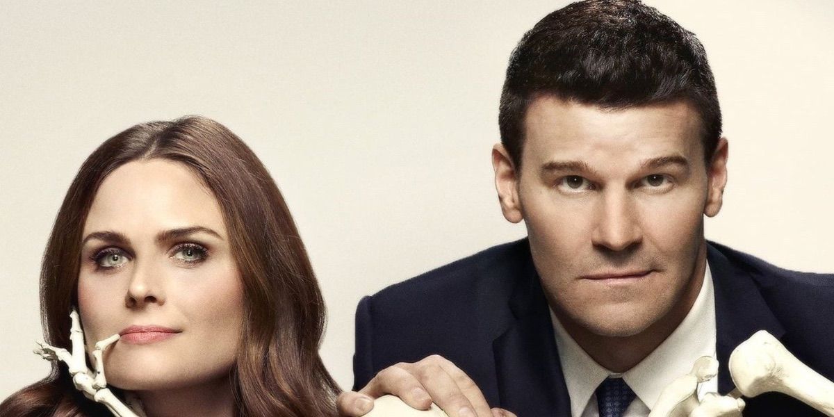 The cast of Bones pose for a promo image. 
