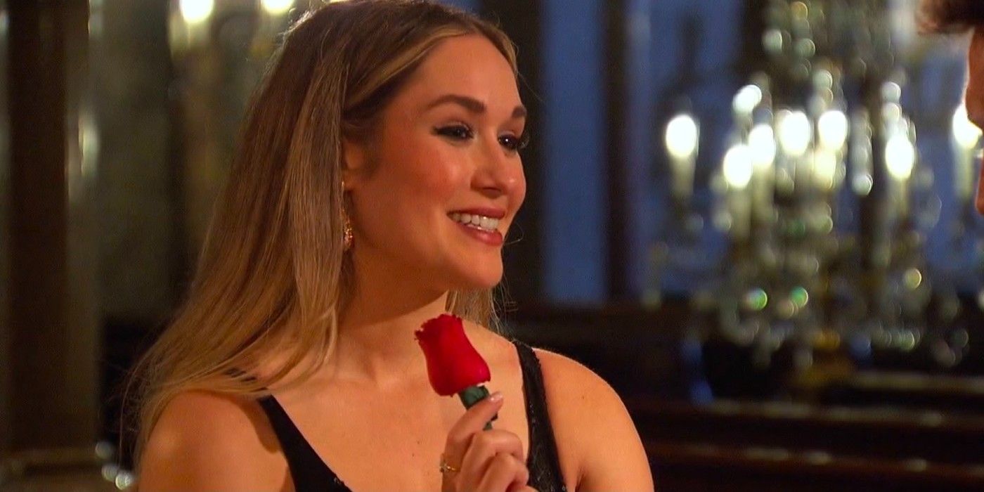 Rachel Recchia repartiendo una rosa en The Bachelorette