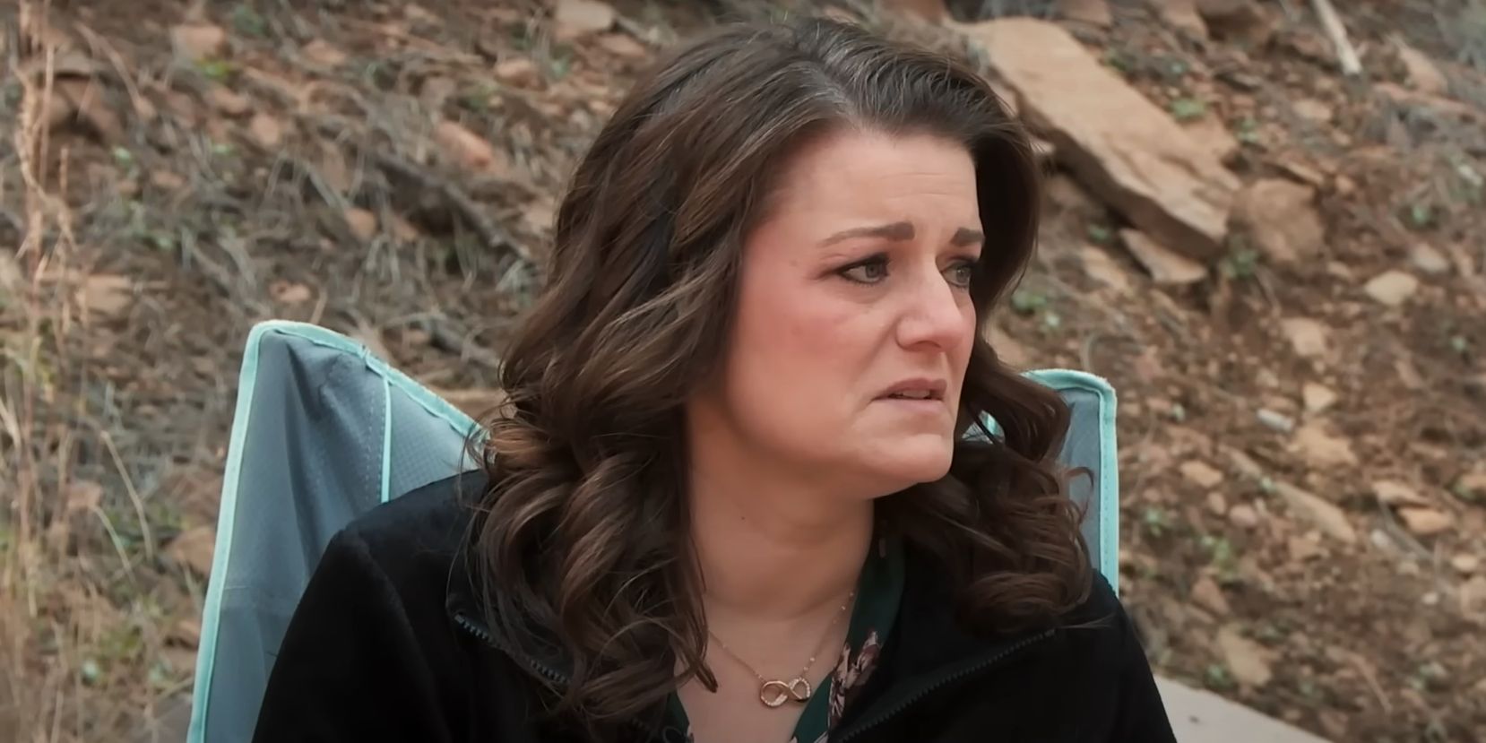 Robyn Brown wearing infinity necklace in Sister Wives season 17 trailer