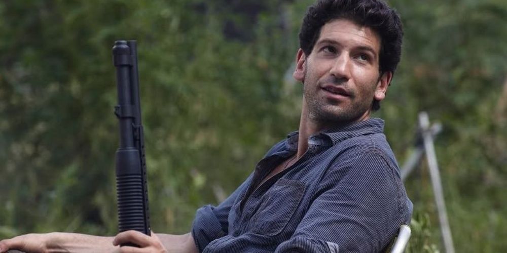Shane Walsh holding a rifle in The Walking Dead