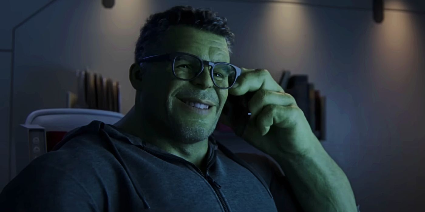 Hulk talking to She-Hulk in episode 2 