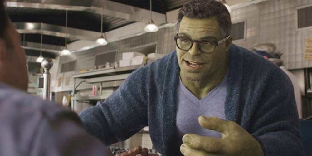 Smart Hulk talking to Ant-Man in Avengers Endgame 