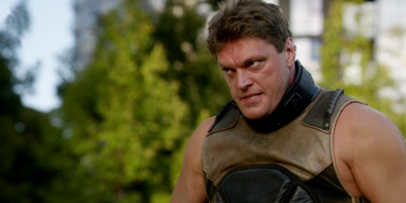 Edge as Atom Smasher in The Flash show