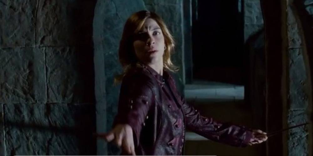 Tonks reaching out her hand in Harry Potter and the Deathly Hallows - Part 2 