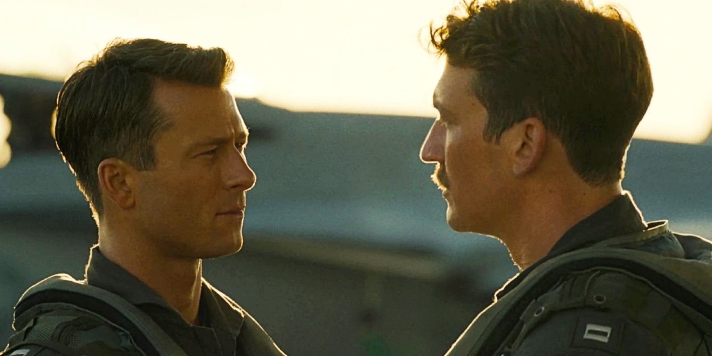 Rooster y Hangman hablando en Top Gun: Maverick.