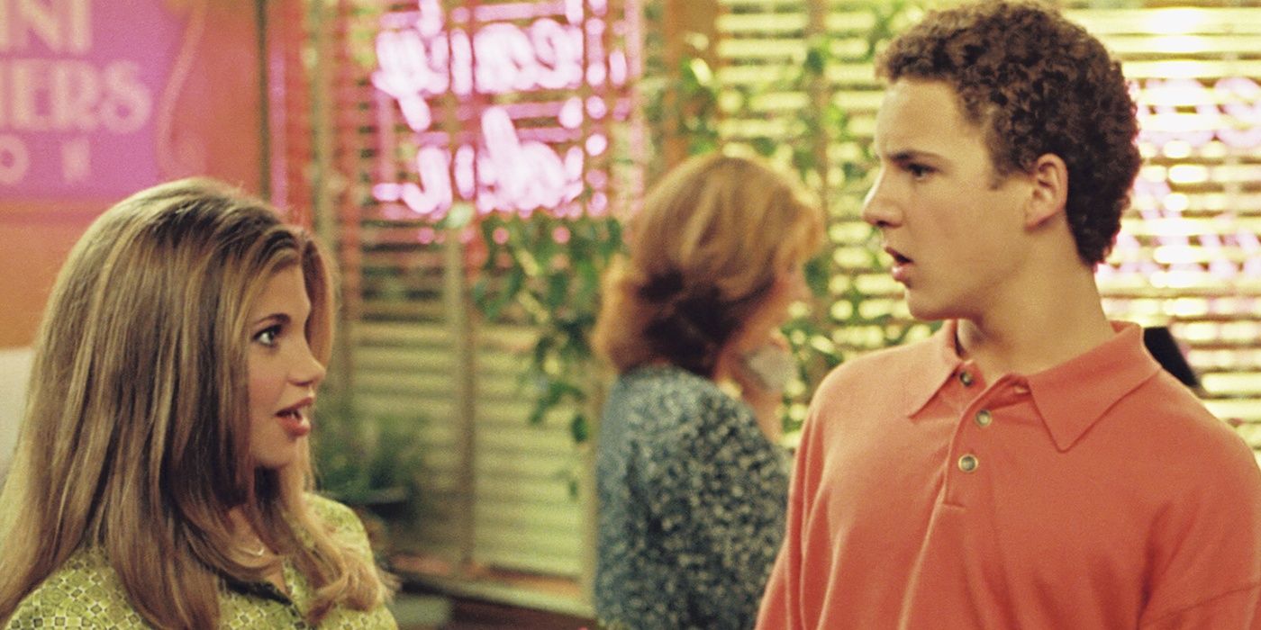 Topanga e Cory após o corte de cabelo de Topanga em Boy Meets World.