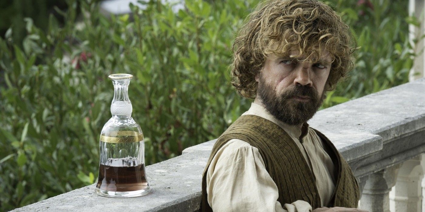 Tyrion Lannister boit du vin dans Game of Thrones