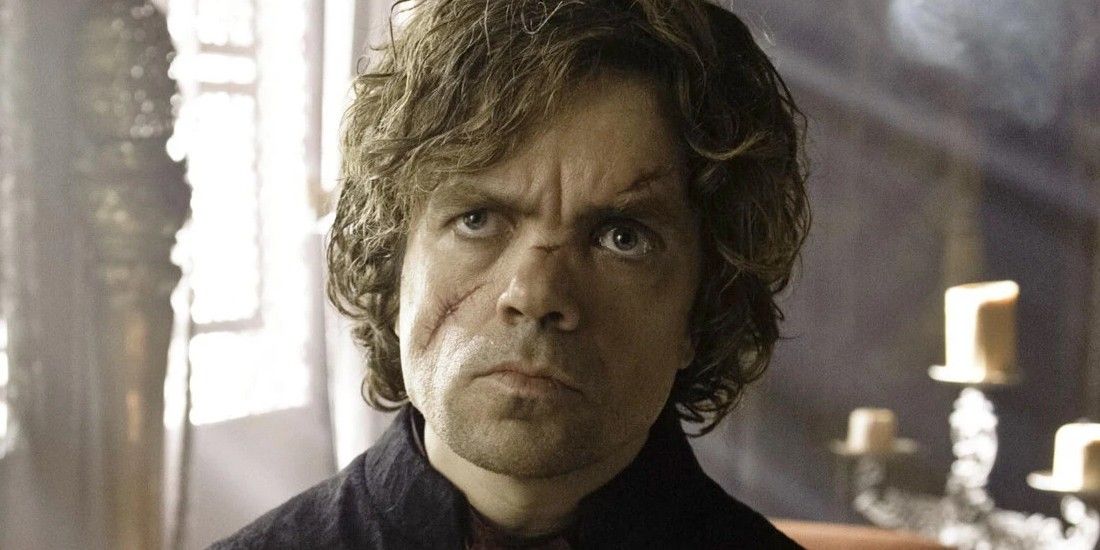 Tyrion Lannister fronce les sourcils dans Game of Thrones