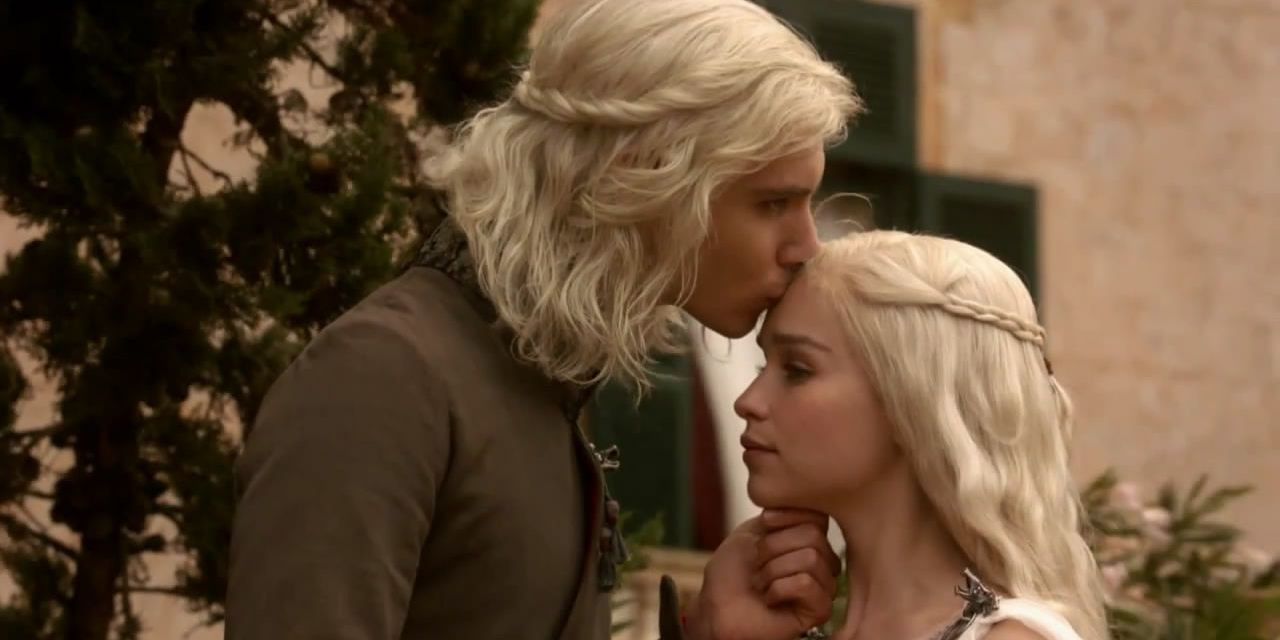 Viserys kissing Daenerys in Game of Thrones