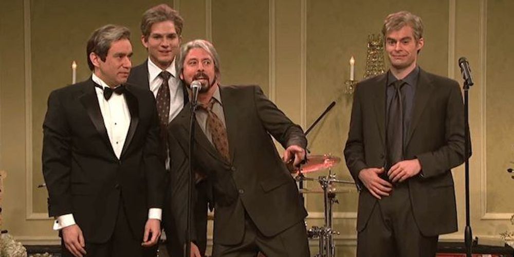 Dave Grohl aparece no SNL como membro da banda de casamento