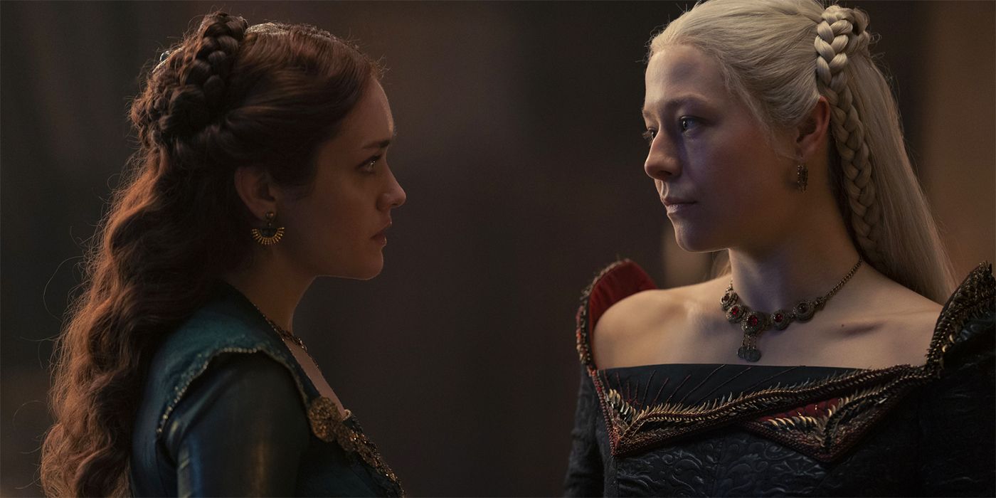 Older Alicent and Rhaenyra facing each other in House of the Dragon