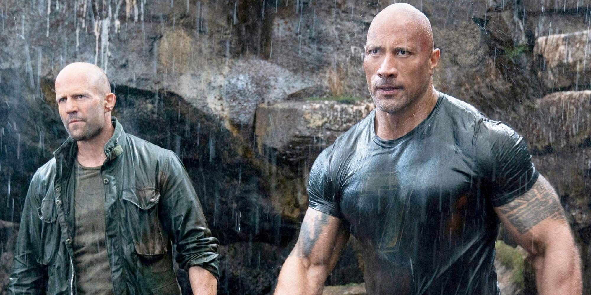 Shaw e Hobbs na chuva em Hobbs & Shaw