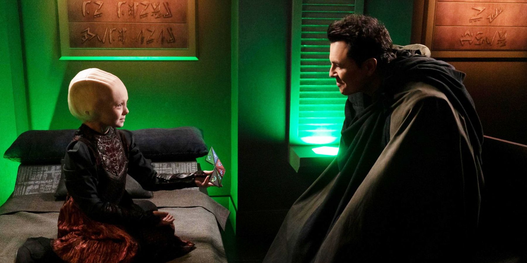 Anaya and Ed in The Orville season 3