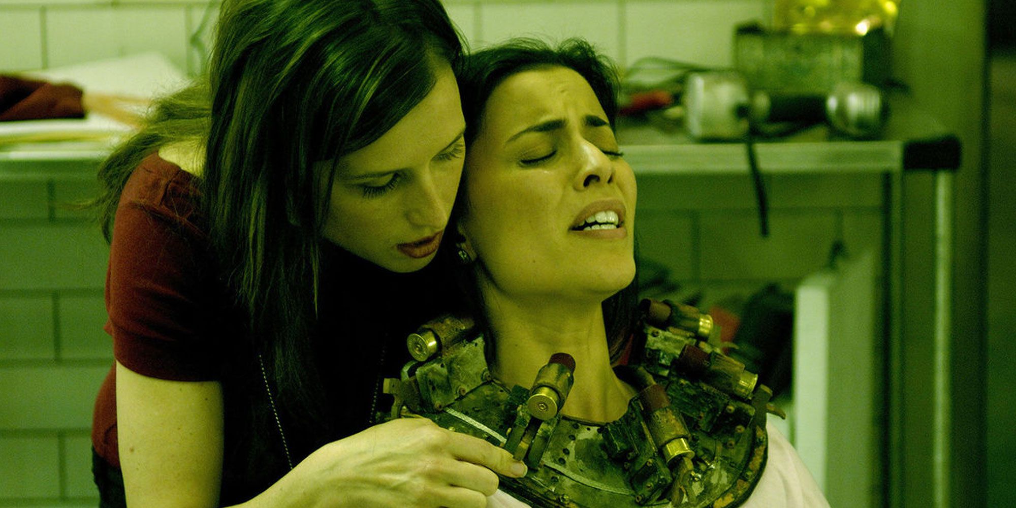 Lynn Denlon trapped in the Shotgun Collar in Saw III