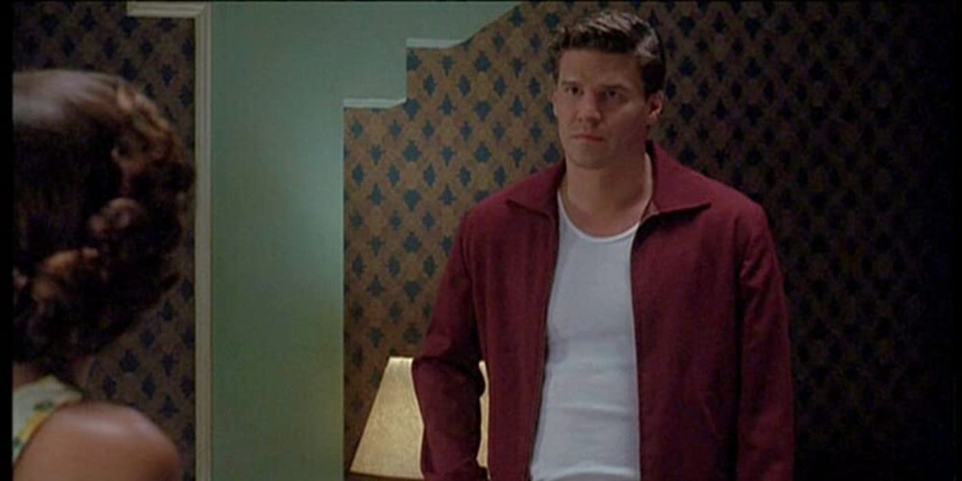 Angel gets ready to leave the Hyperion Hotel