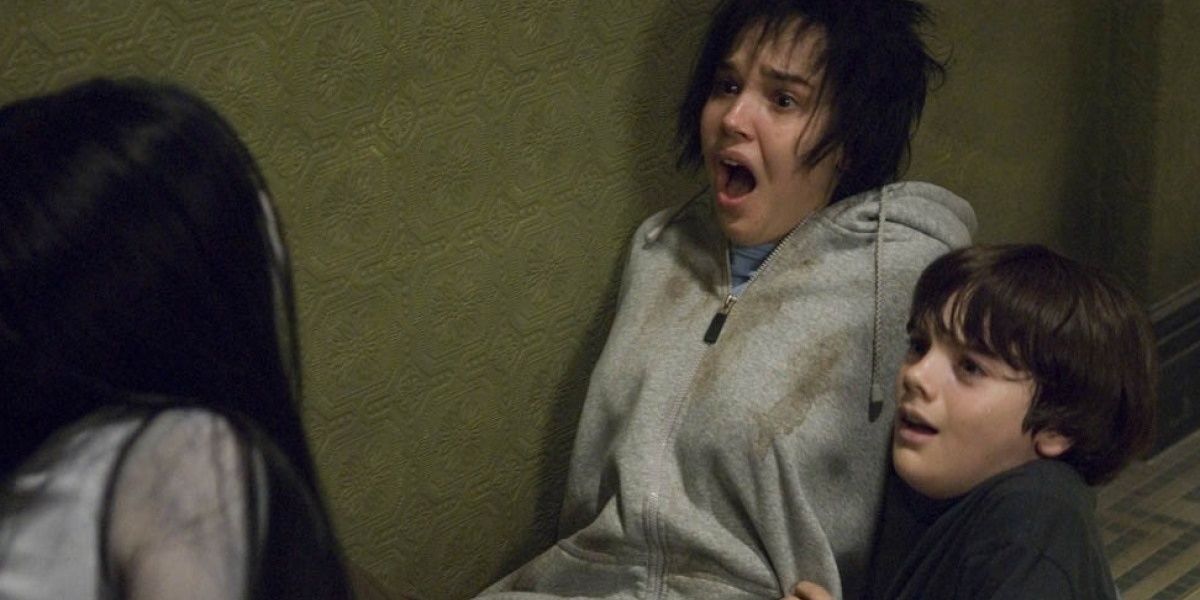 Arielle Kebbel screaming in fear in The Grudge 2 Cropped
