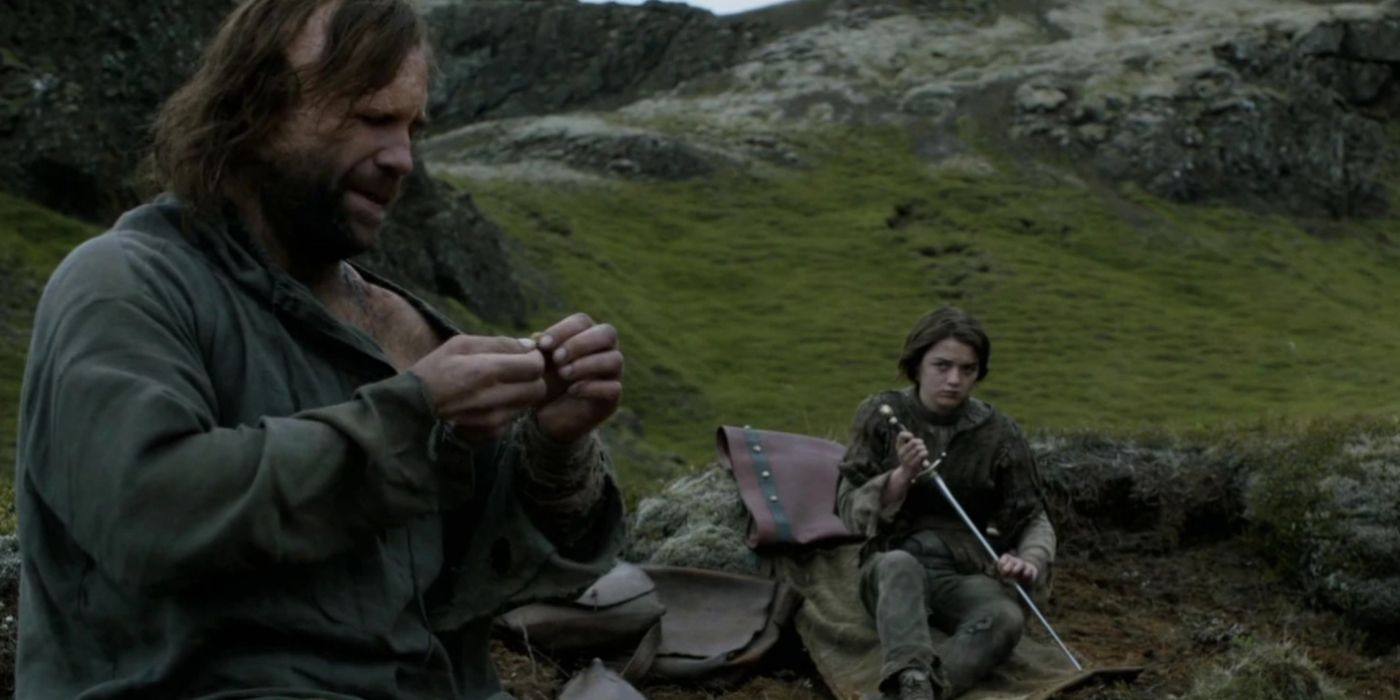 Arya helps fix the Hound's bite wound in Game of Thrones