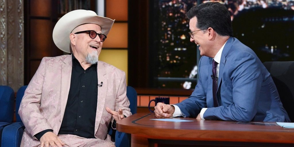 Bobcat Goldthwait conversando com Stephen Colbert