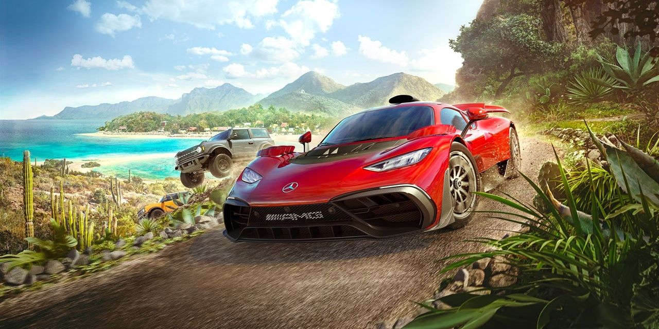 Carros correndo ao lado de um penhasco em Forza Horizon 5 