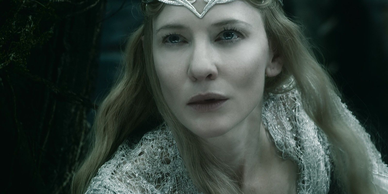 Cate Blanchett preparing to fight in The Hobbit Battle of the Five Armies